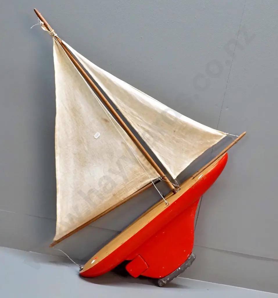 wooden pond yacht, no stand H-810 L-600 Image 1++