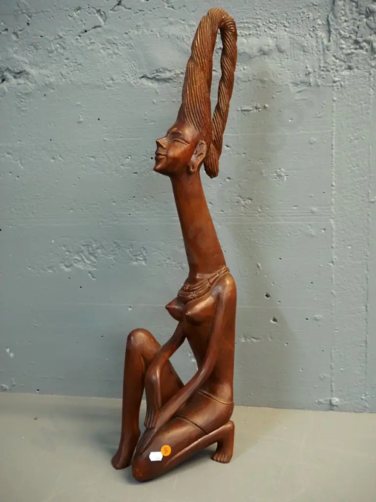 carved timber figure H-620 Image 1++