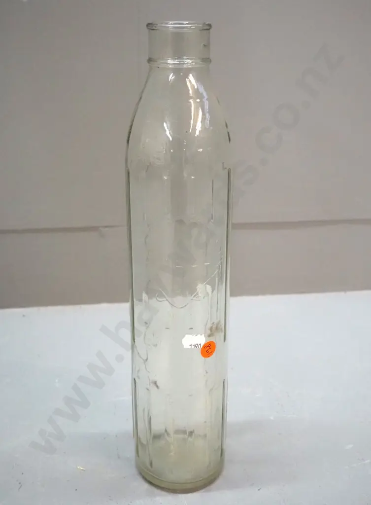 clear glass Shell quart oil bottle H-365 Image 1++