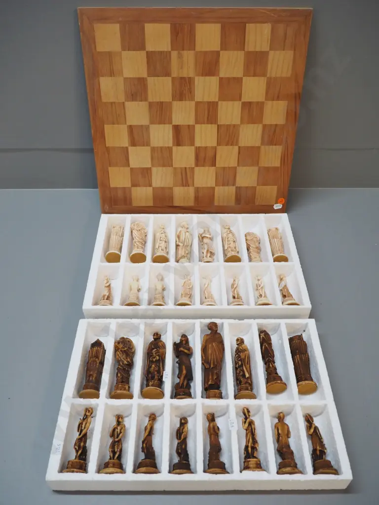 chess set with composite Maori themed pieces, tallest H120, a few scratches to wooden board Image 1++