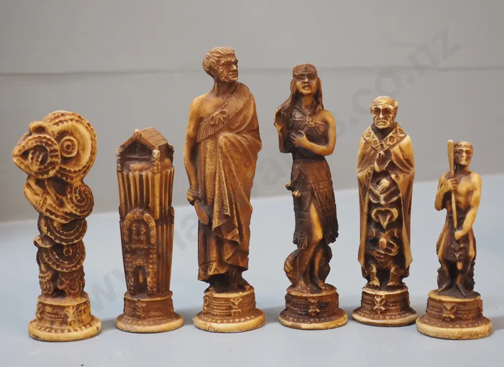 chess set with composite Maori themed pieces, tallest H120, a few scratches to wooden board Image 1++