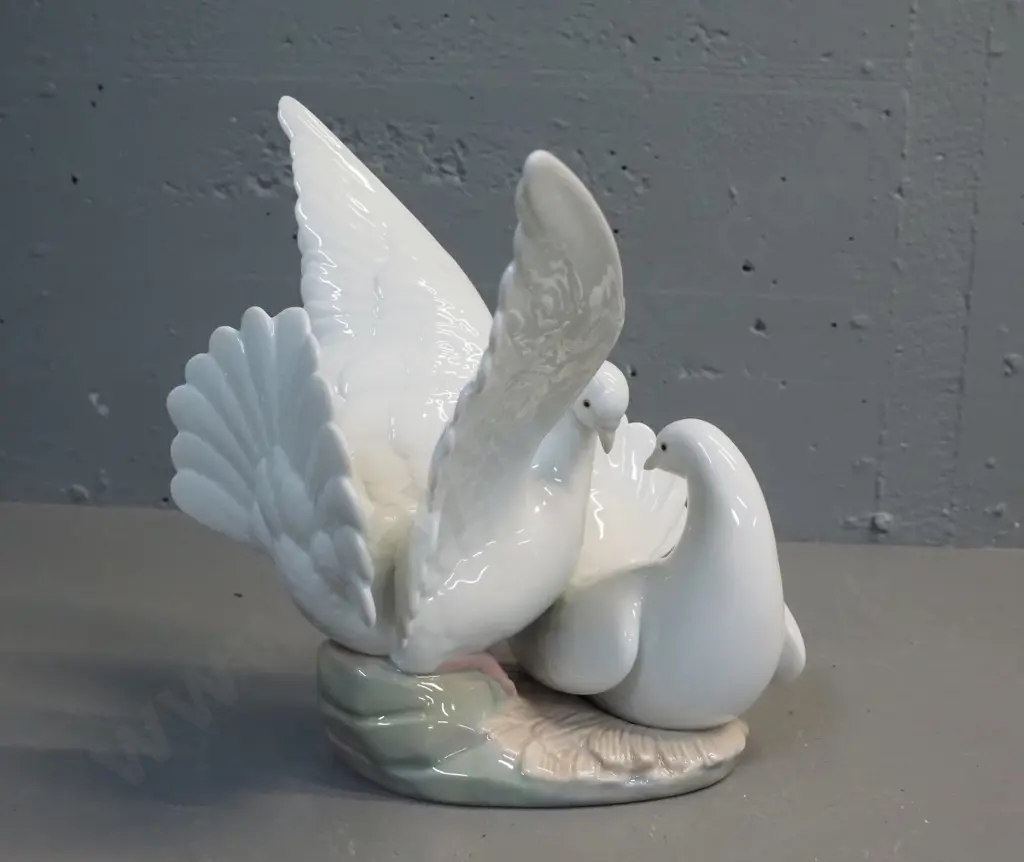 Lladro figurine - pair of doves H-240 W-240 L-230 Image 1++