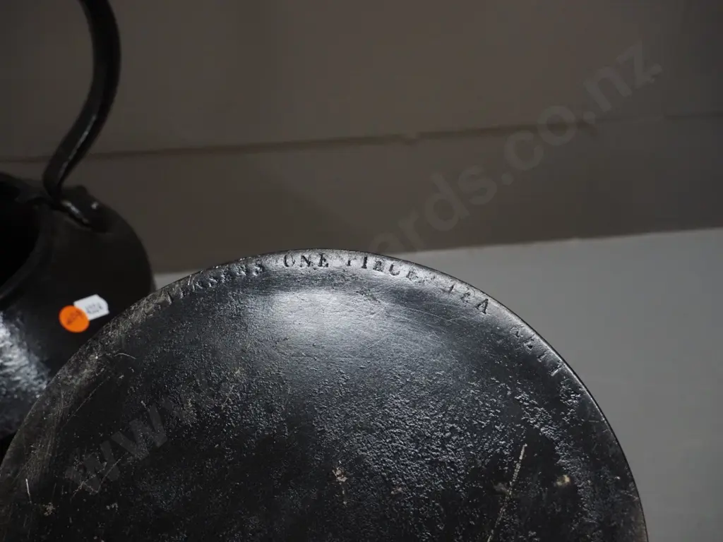 2 kettles painted black - no lids. Smaller (Stensons?) made in New Zealand, other Kenrick  No 6 H370 D250 Image 1++