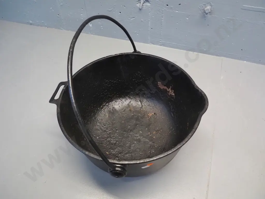 large cast iron boiler / pan with handle - corrosion inside, has been painted over, flaking off H-180 D-340 Image 1++