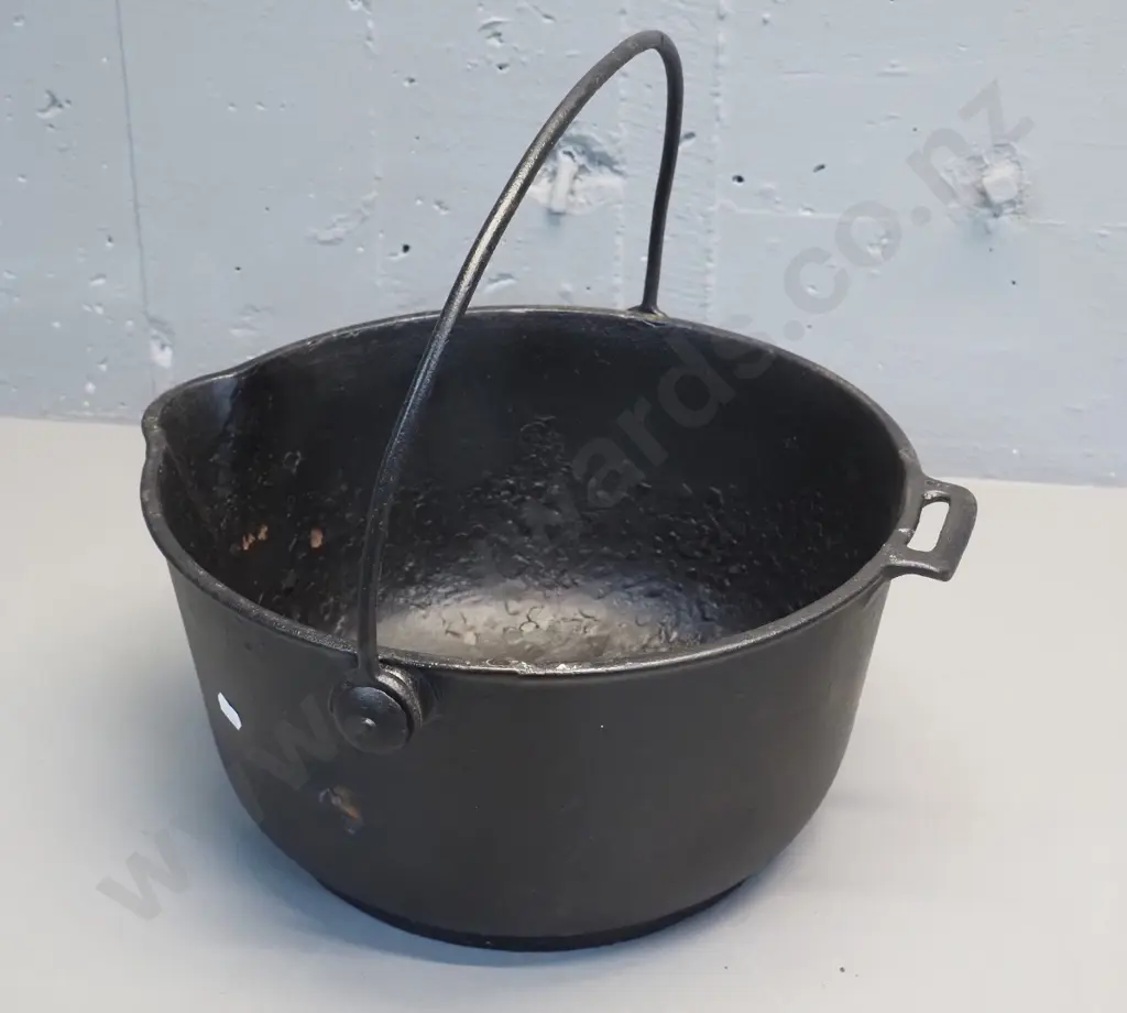 large cast iron boiler / pan with handle - corrosion inside, has been painted over, flaking off H-180 D-340 Image 1++