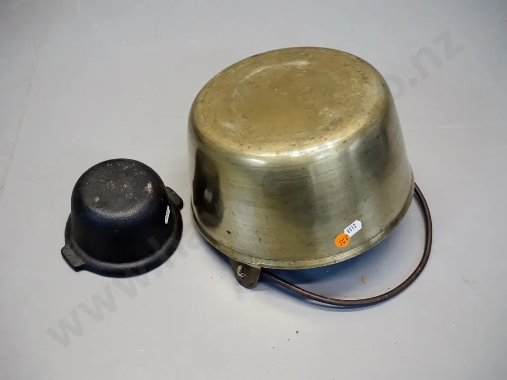 small heavy brass pan with handle H-120 with handle down D-220 and a cast iron glue pot inner Image 1++