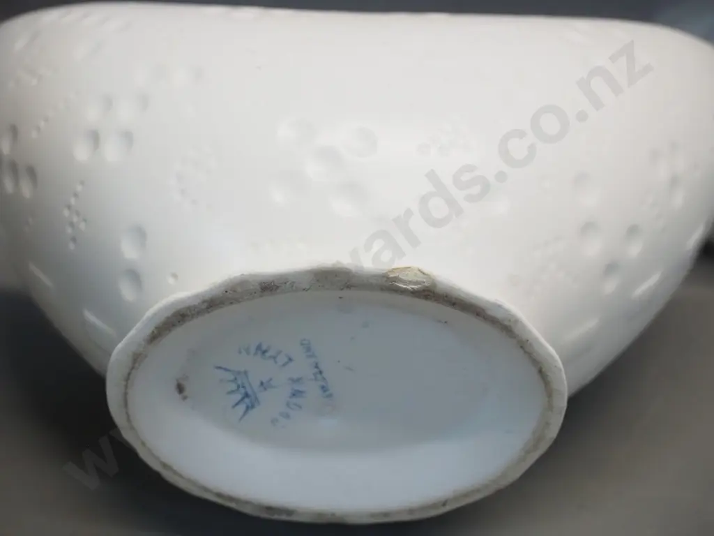2 Crown Lynn white vases - impressed dimple pattern 663 w/small chip to base, taller urn shaped one has crazing H170 Image 1++