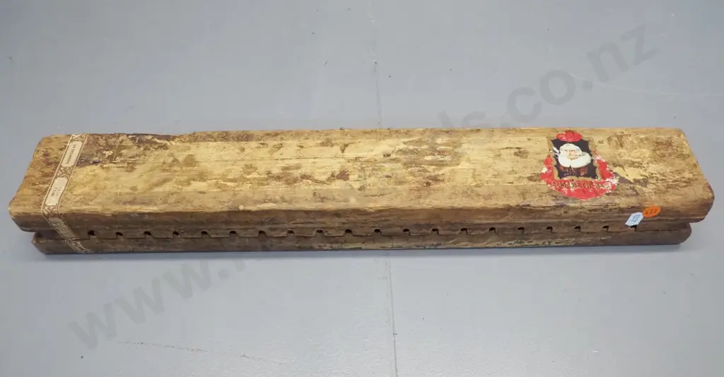 vintage Dutch wooden 2-piece cigar mould or case - marked L. Bezemer, 'Elisabeth' paper label L560 H70 W85 Image 1++