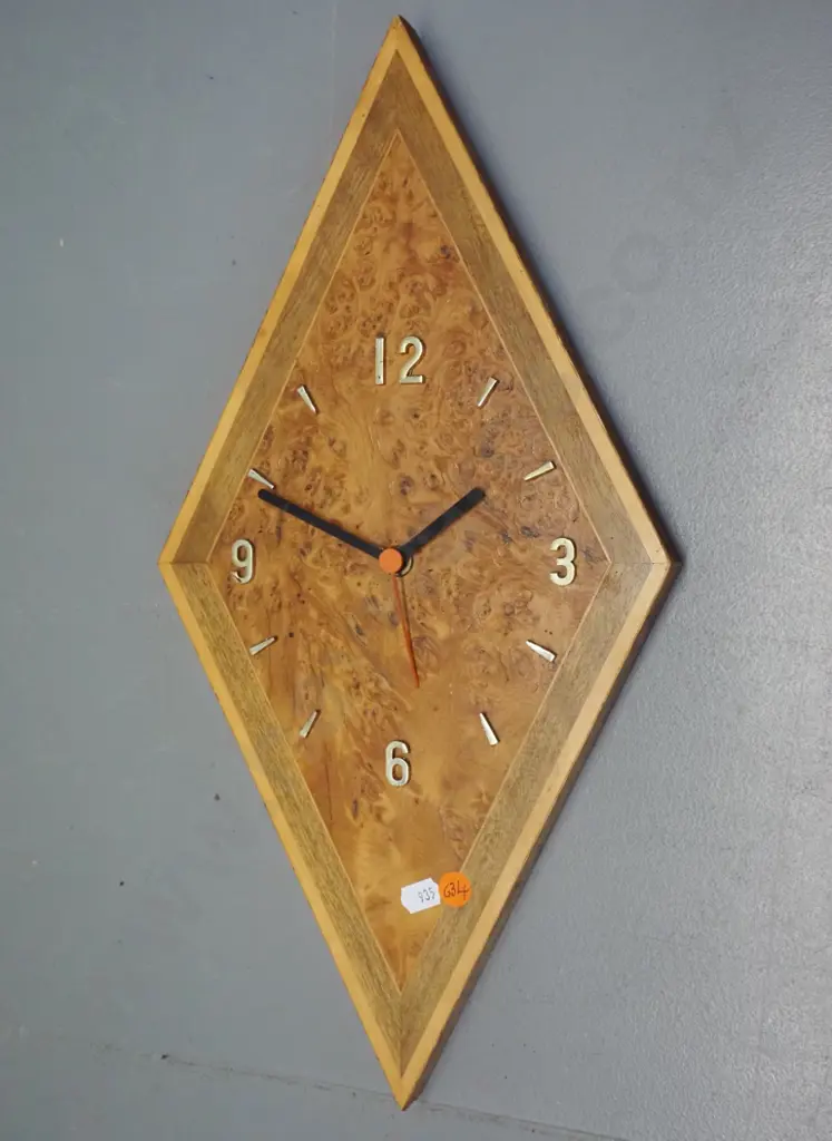 Fountain New Zealand native timbers wall clock - with quartz battery movement H-450 W-220 Image 1++
