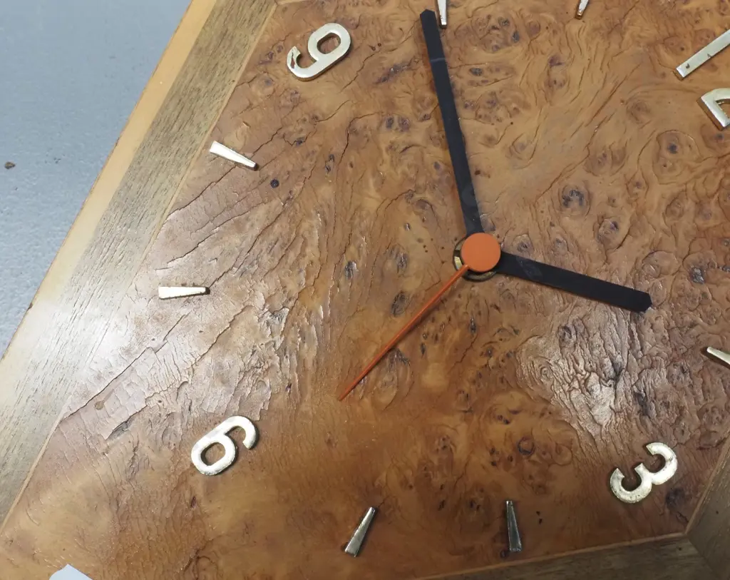 Fountain New Zealand native timbers wall clock - with quartz battery movement H-450 W-220 Image 1++