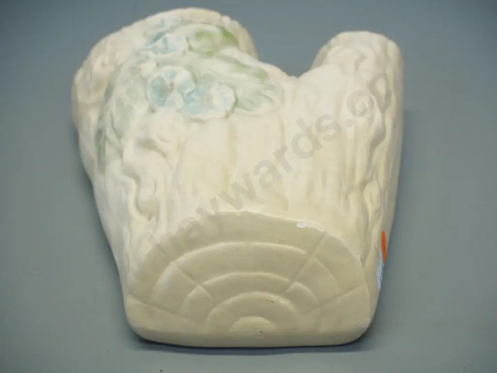 Crown Lynn wall pocket vase No 544 - log style primula pattern. Small rub to glaze. H195 W195 D80 Image 1++