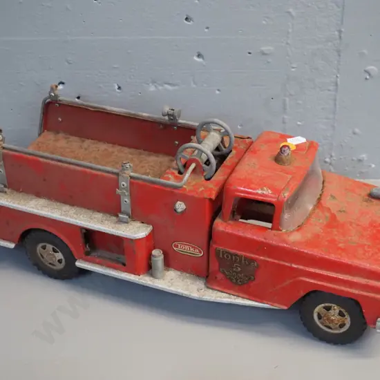 vintage Tonka toy fire truck No. 5 - missing some accessories or pieces, has corrosion and wear H160 L440 W150