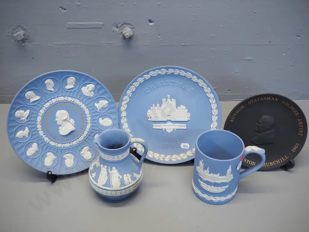 Wedgwood jasperware - jug, mug and 3 plates, including small black Winston Churchill, larger are D-200 Image 1++