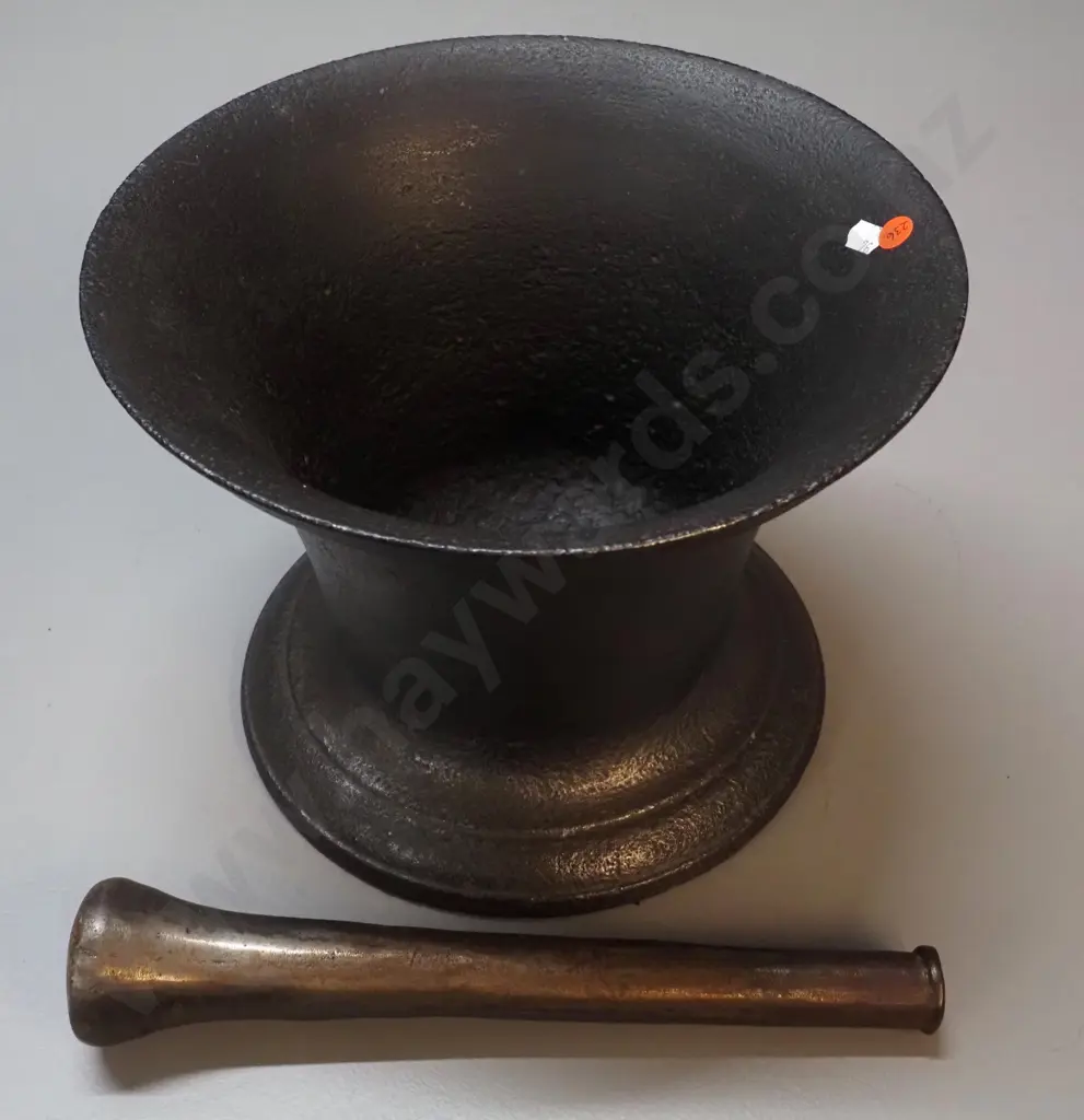 large cast iron mortar & pestle - A. Kenrick & Sons No. 2 on base - H225 D-300 Image 1++