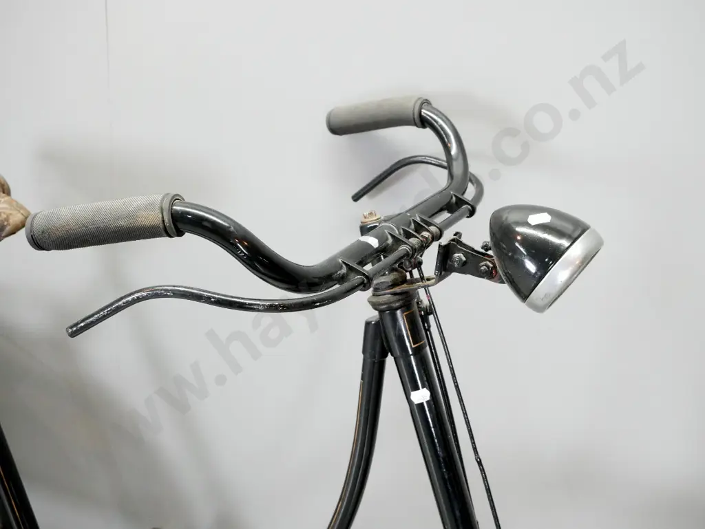 vintage Gazelle bicycle with centre pull brakes - pedals marked Peerless, faint "Gazelle" stamp. Image 1++