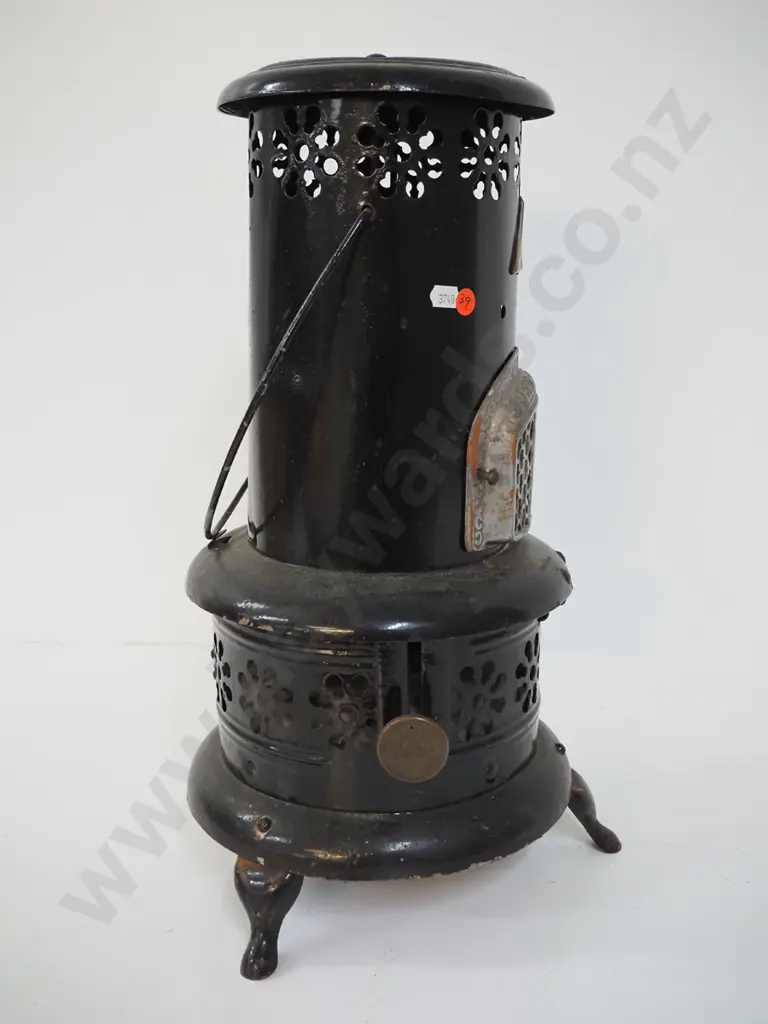 vintage Perfection kerosene heater - feet loose, chips to paint H-480 Image 1++