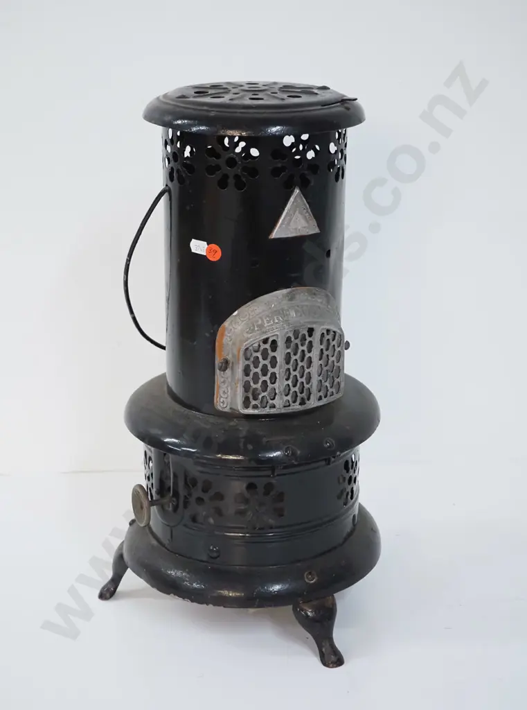 vintage Perfection kerosene heater - feet loose, chips to paint H-480 Image 1++
