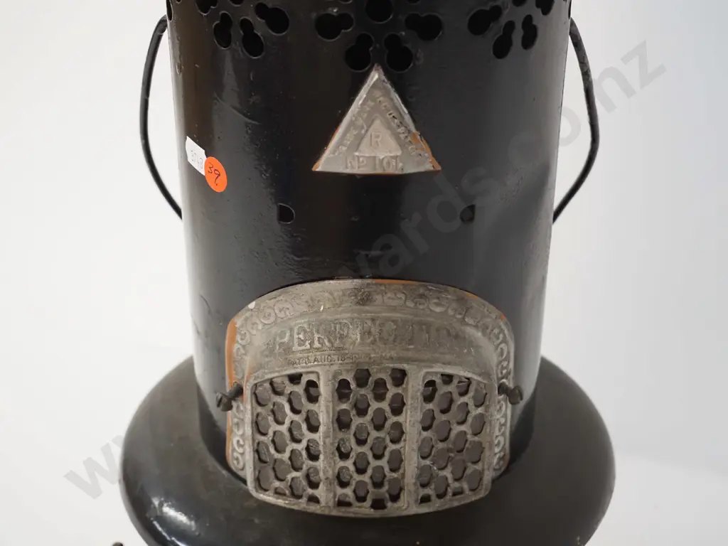 vintage Perfection kerosene heater - feet loose, chips to paint H-480 Image 1++