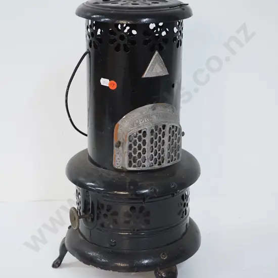 vintage Perfection kerosene heater - feet loose, chips to paint H-480