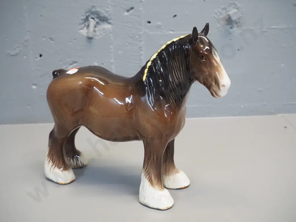 Beswick shire horse figurine H-220 L-250 Image 1++