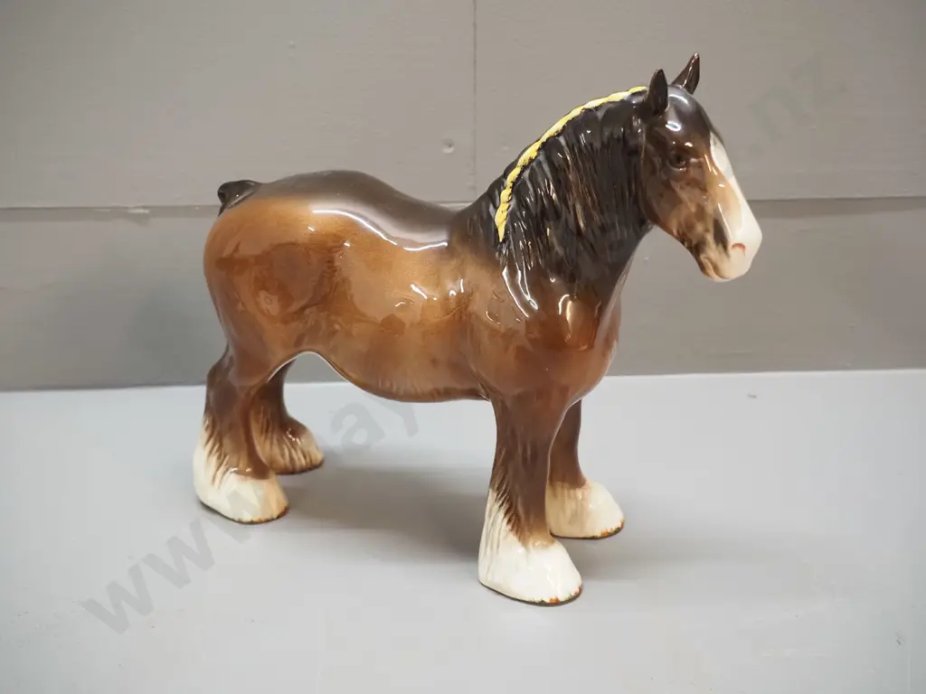 Beswick brown draft horse figure H-220 L-270 Image 1++