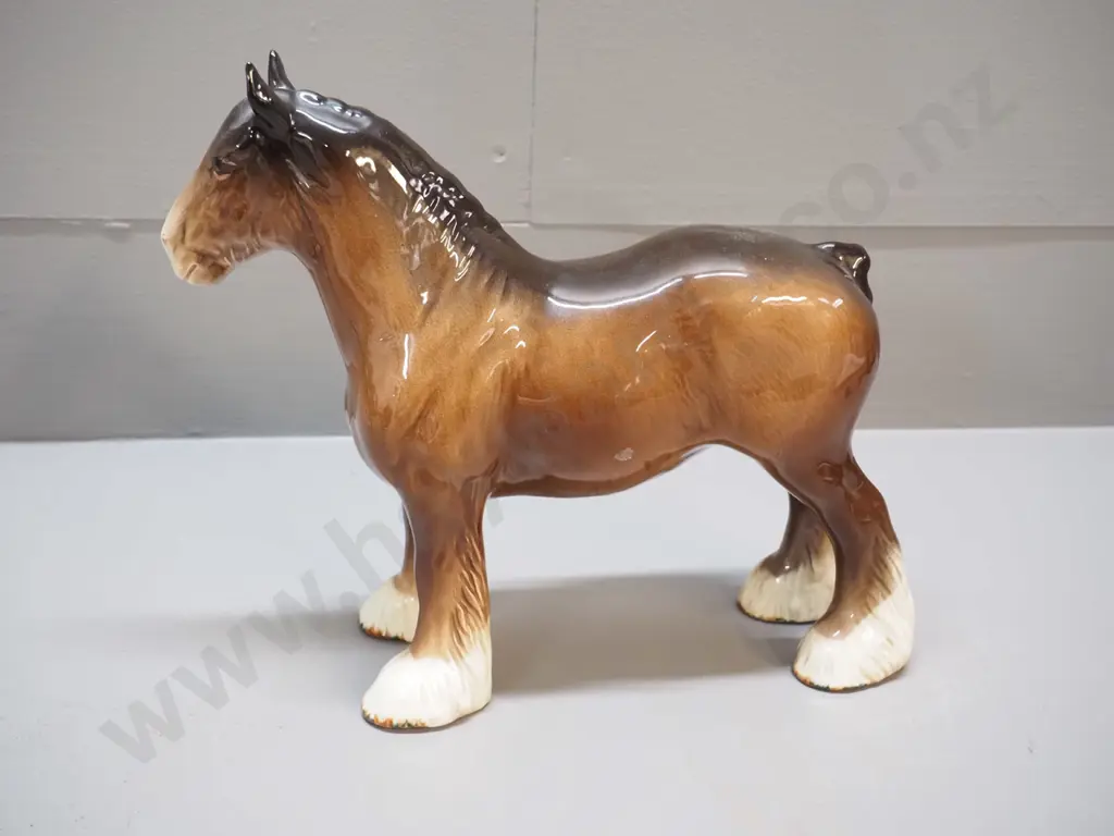 Beswick brown draft horse figure H-220 L-270 Image 1++