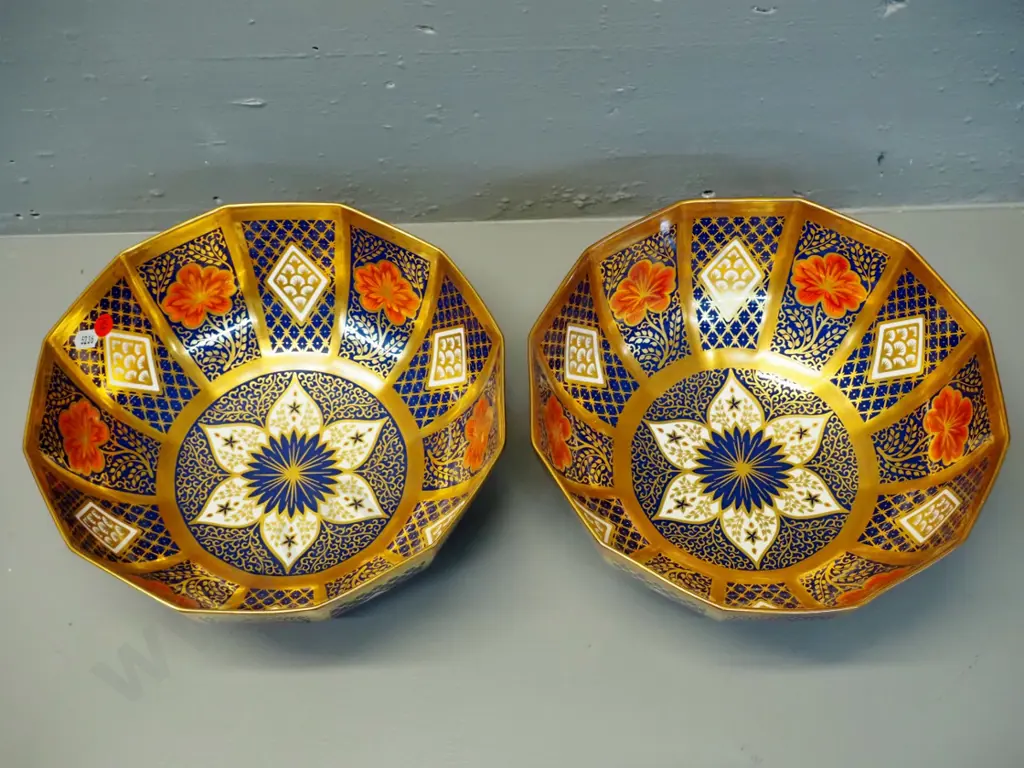 pair of large Caverswall 'Romany' imari style bowls with 22k gold decoration H-115 D-250 Image 1++