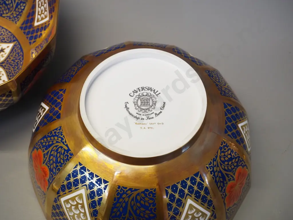 pair of large Caverswall 'Romany' imari style bowls with 22k gold decoration H-115 D-250 Image 1++