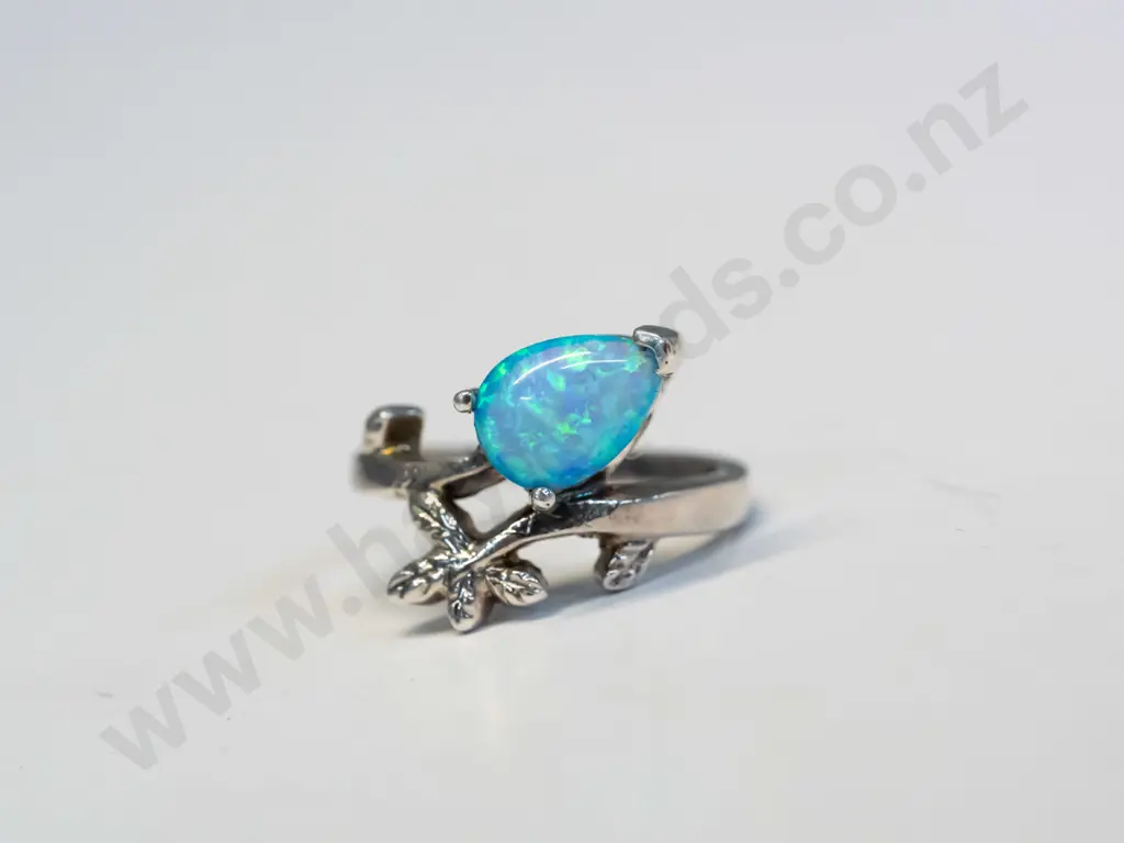 silver opal ring stamped 925 Image 1++