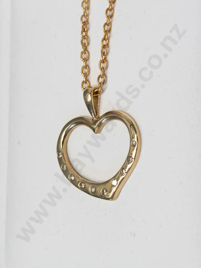 rolled gold heart shape necklace Image 1++