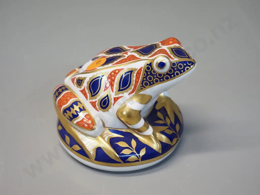Royal Crown Derby imari pattern frog paperweight H-80 L-100 Image 1++