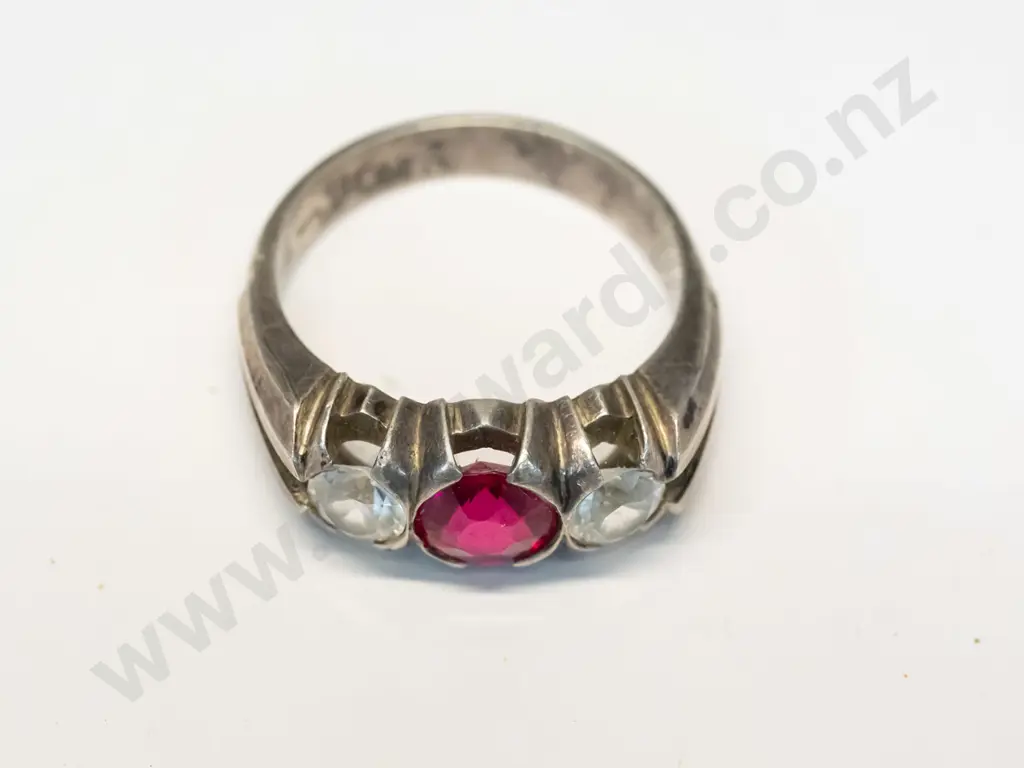 silver ring with red stone stamped 925 [needs a clean] Image 1++