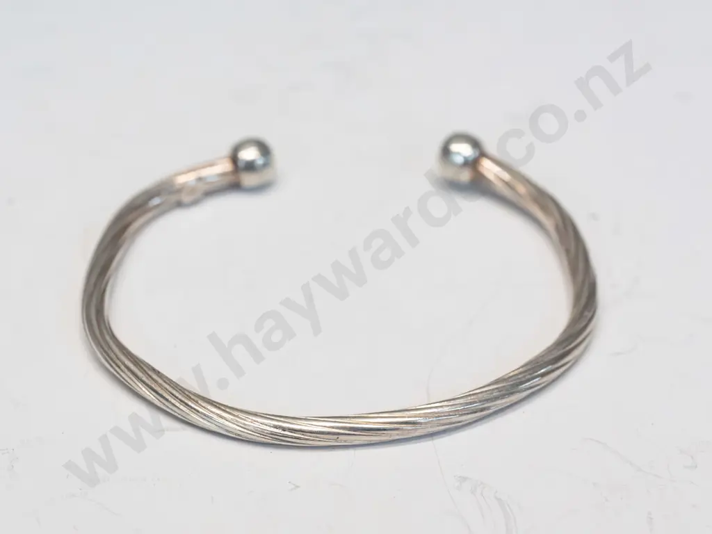 childs silver bangle stamped 925 Image 1++