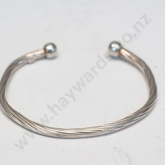 childs silver bangle stamped 925