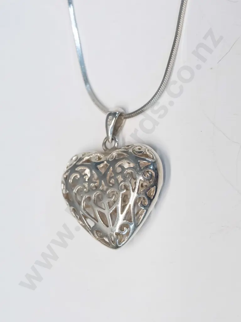 silver heart necklace all stamped 925 Image 1++