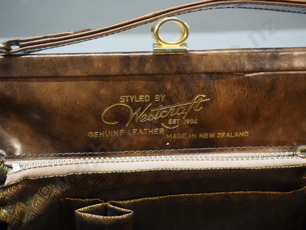 vintage Westcraft New Zealand leather handbag with fawn pelt insert H-240 W-260 Image 1++