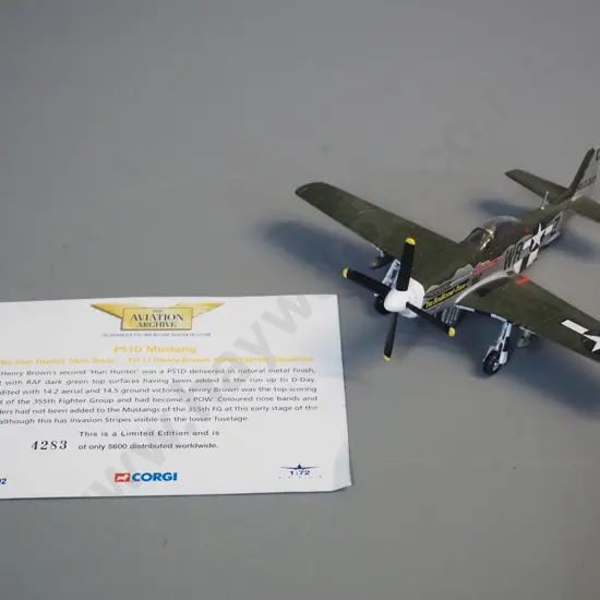 Corgi Aviation Archive die-cast 1:72 scale model - P51-D Mustang with limited edition card