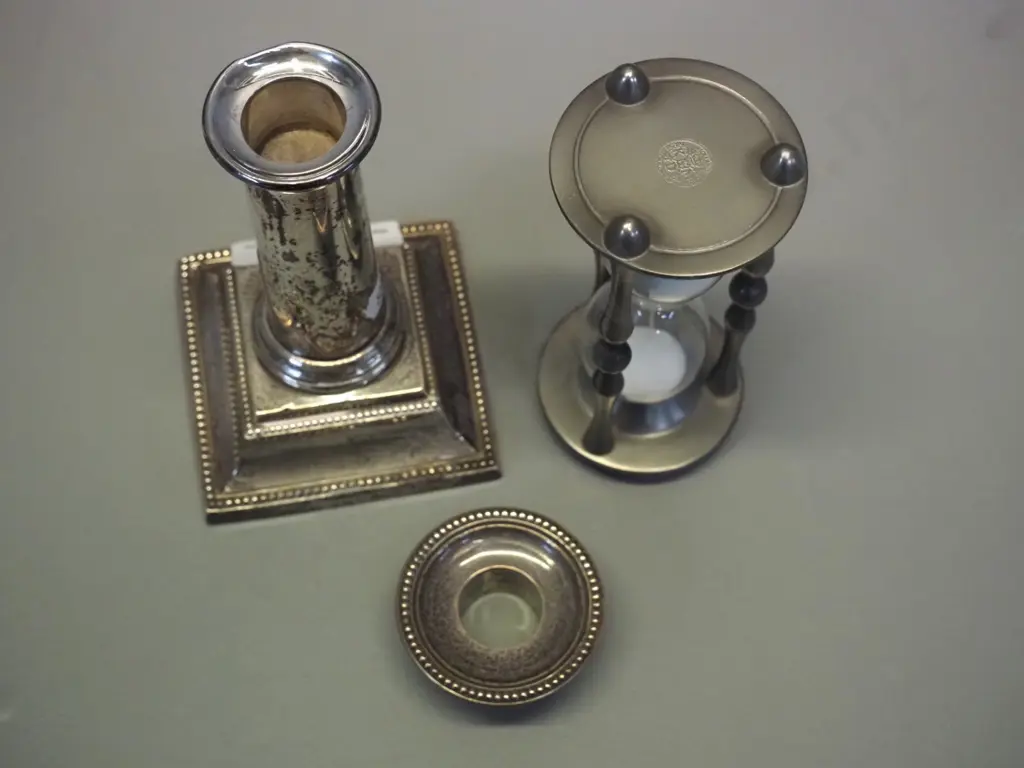 weighted sterling silver candlestick H-140 and a Royal Holland pewter egg timer Image 1++