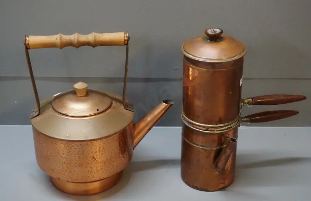 2 copper items with wooden handles - Agus Portugal stovetop espresso maker H-230 and kettle/teapot. Inner aluminium Image 1++