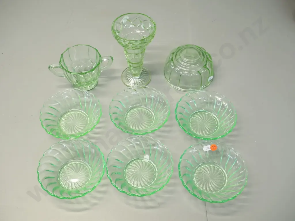 green depression glass items - set of 6 uranium glass sweet dishes plus non-uranium jelly mold, sugar bowl and vase H170 Image 1++