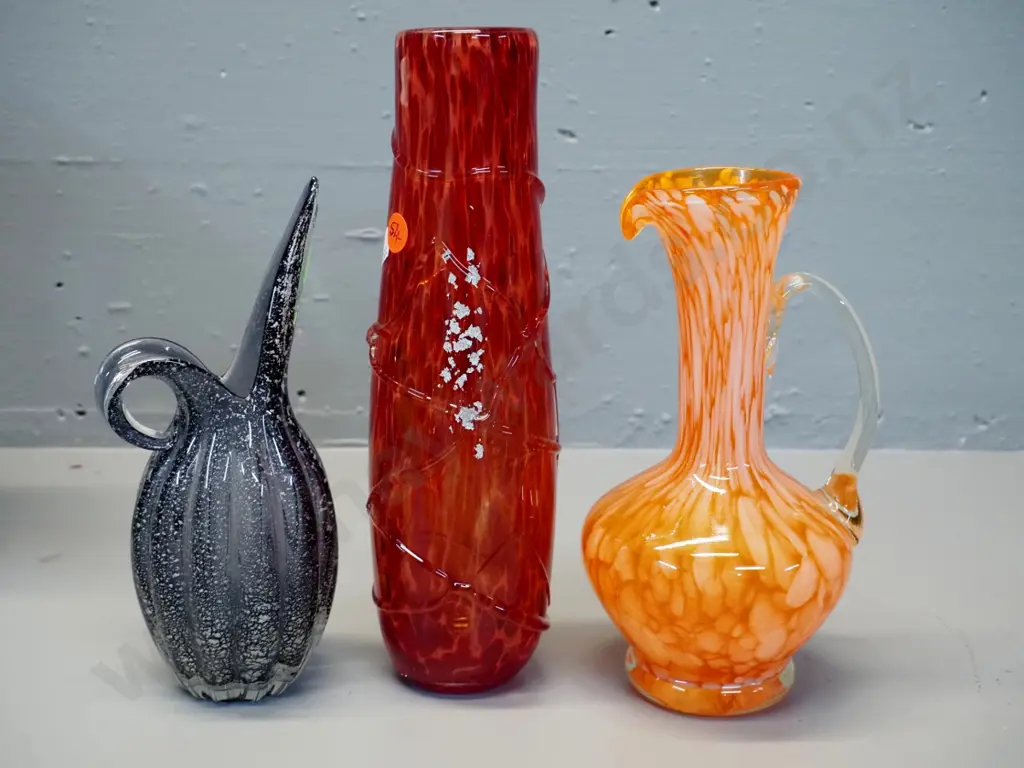 3 coloured art glass vases - tallest is red with silver leaf H-250 Image 1++