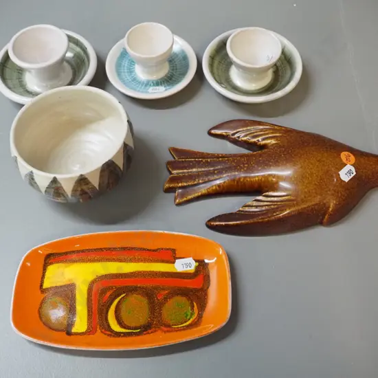 assorted pottery items including Bob Steiner Ceramics bird L-240, a Poole dish, & 4 pieces Hanmer pottery
