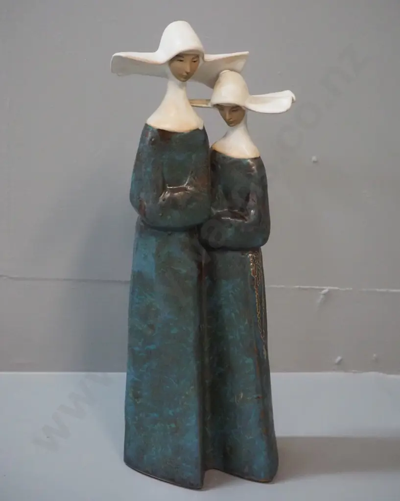Lladro figurine - 2 nuns with dark mottled green/bronze glaze - H340 Image 1++