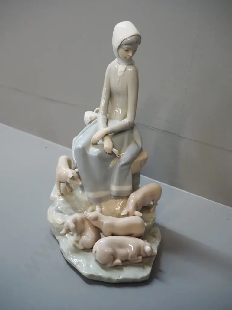 Lladro figure of a sitting girl with pigs H-280 L-200 Image 1++