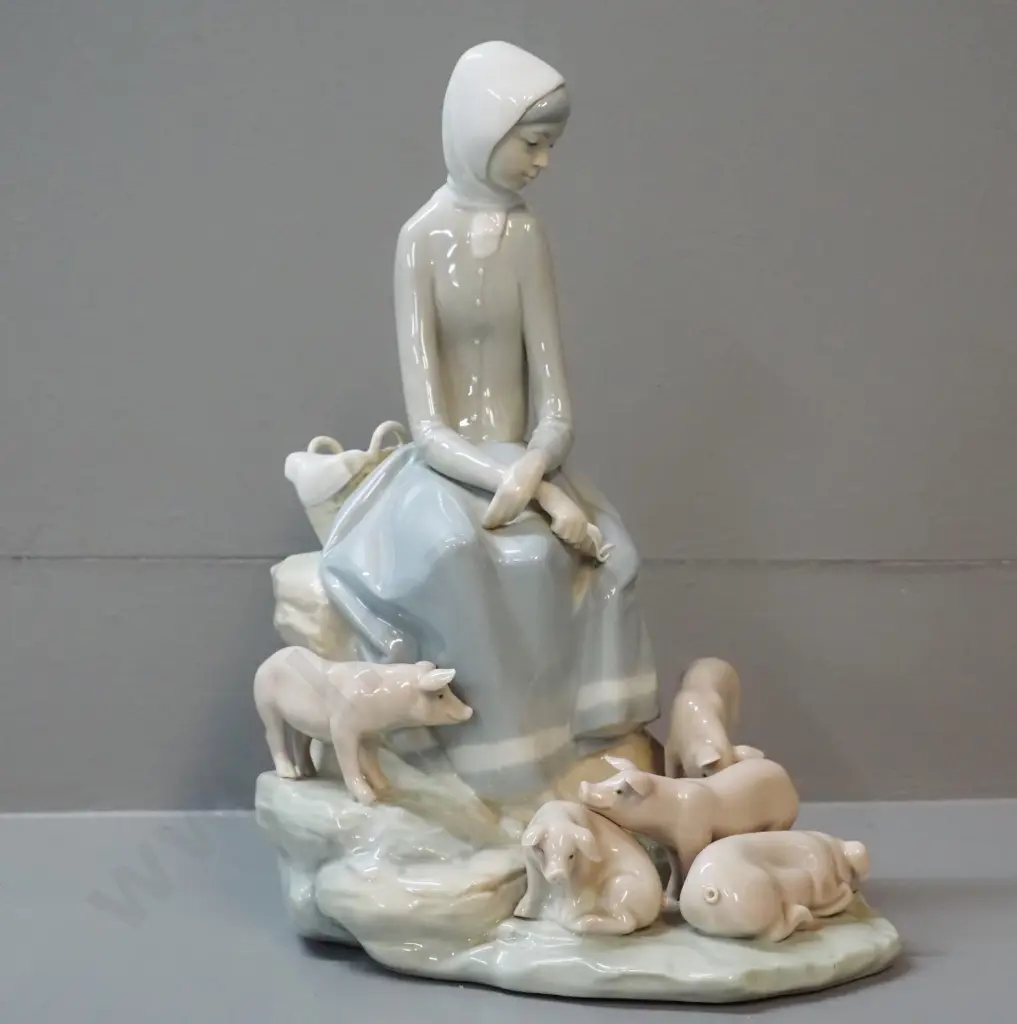 Lladro figure of a sitting girl with pigs H-280 L-200 Image 1++
