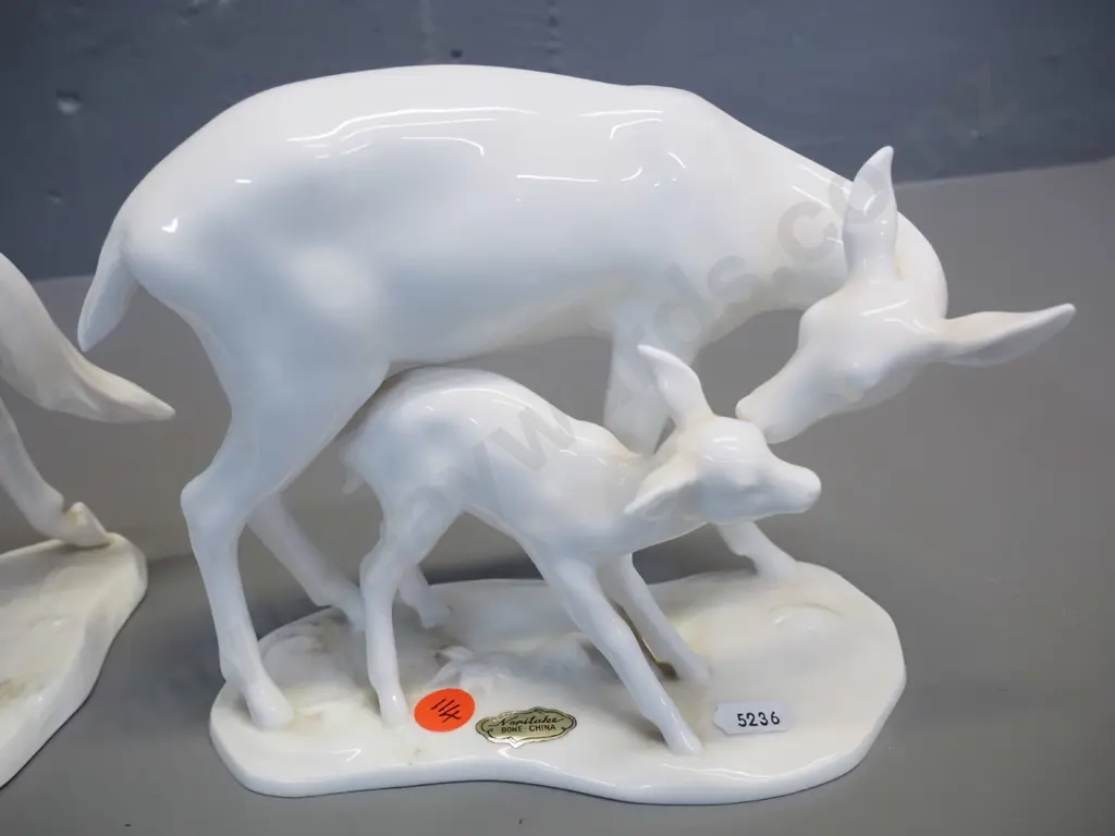 2 Noritake white bone china figures - deer with fawn and horse with foal H-170 L-200 Image 1++