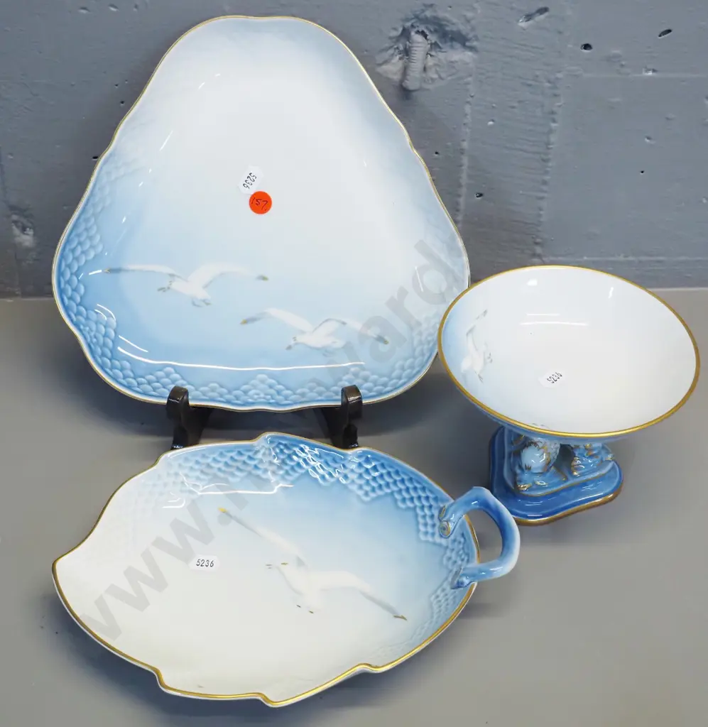 3 Bing & Grondahl seagull pattern dishes - comport, triangle W-240 and handled dish Image 1++