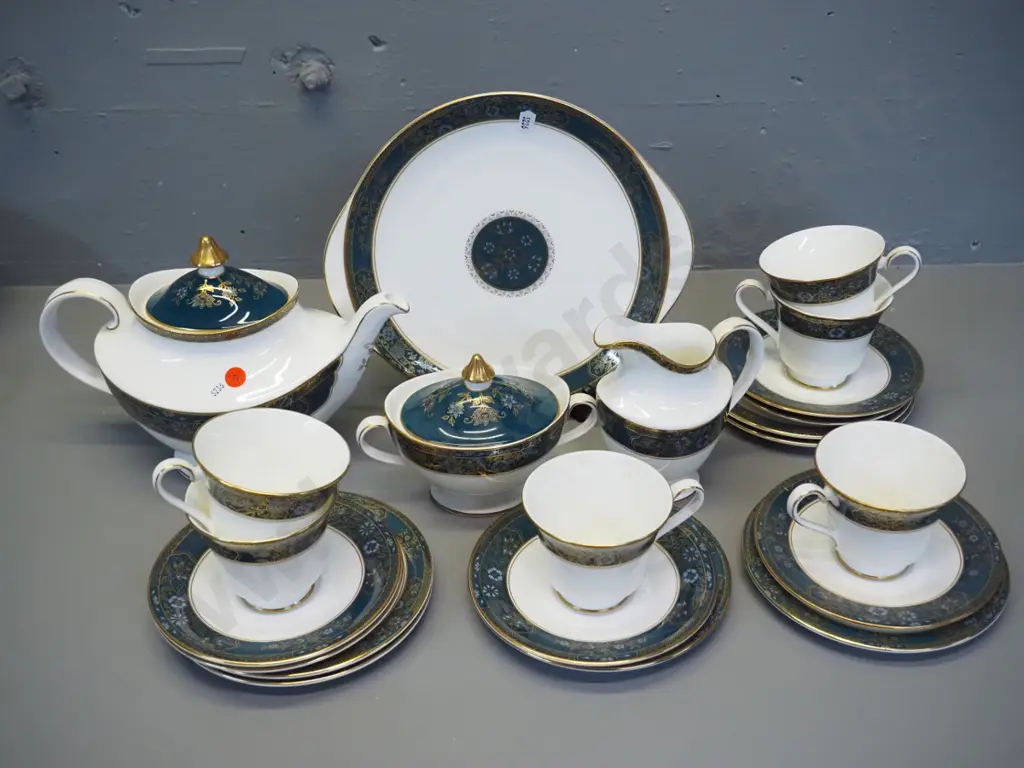 Royal Doulton Carlyle 22-piece bone china tea set with teapot (needs cleaning but no staining) Image 1++