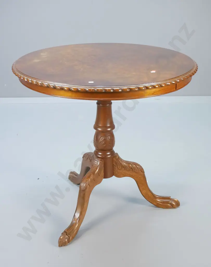 reproduction round supper table with burr walnut rope-edged top, carved claw-foot pedestal base H710 D-760 Image 1++