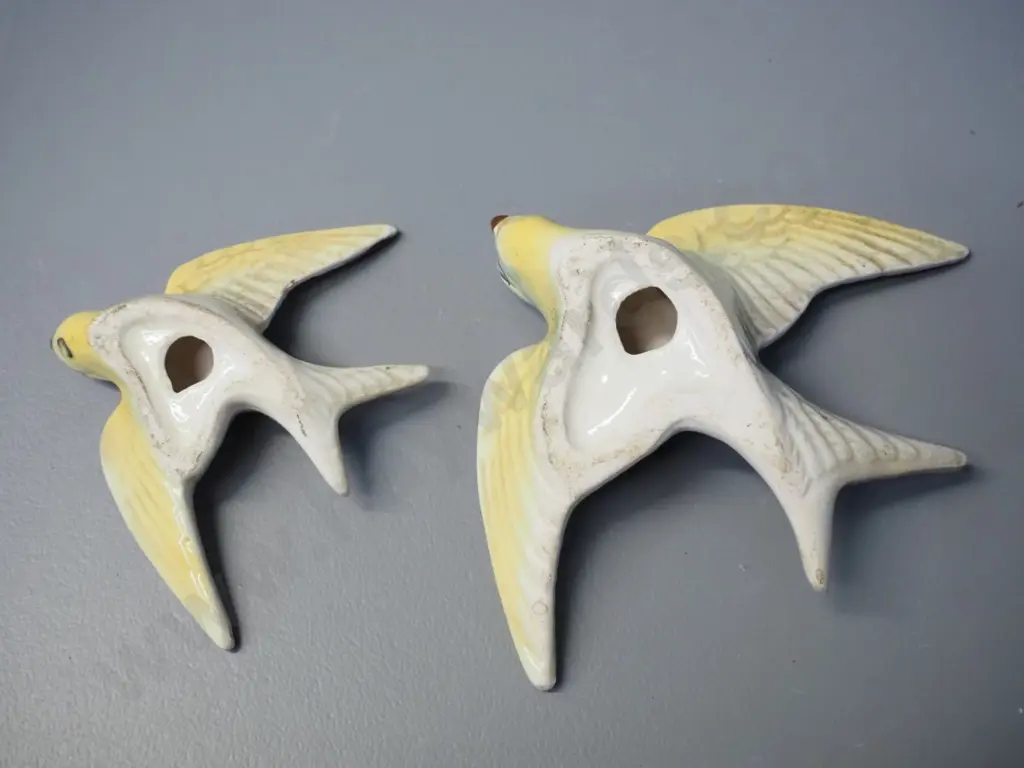 2 small flying wall birds - swallows, no maker's marks - larger is H-150 L-120 Image 1++